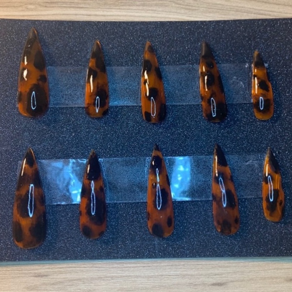 Long Stiletto Tortoise Shell Press On Nails